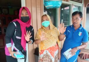 Calon Kades Sangsel, Tim Khairuddin No 5 Sebar Ribuan Masker , Brosur, dan Stiker IMG 20210903 153024